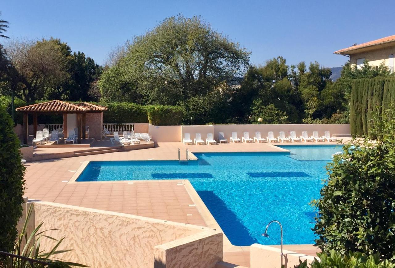 Appartement Spacieux Avec Jardin Coeur De St Tropez Saint-Tropez Exterior photo