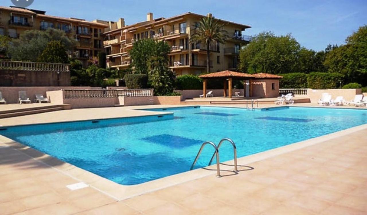 Appartement Spacieux Avec Jardin Coeur De St Tropez Saint-Tropez Exterior photo
