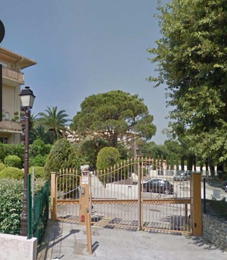 Appartement Spacieux Avec Jardin Coeur De St Tropez Saint-Tropez Exterior photo