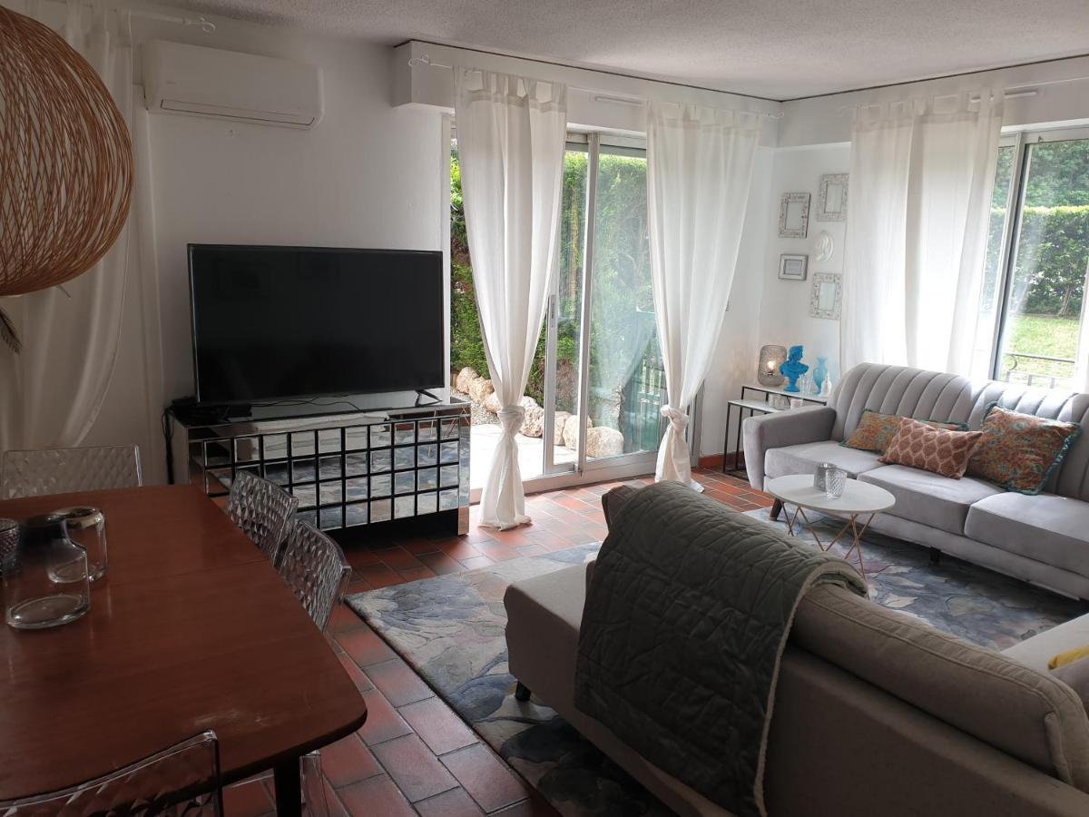 Appartement Spacieux Avec Jardin Coeur De St Tropez Saint-Tropez Exterior photo